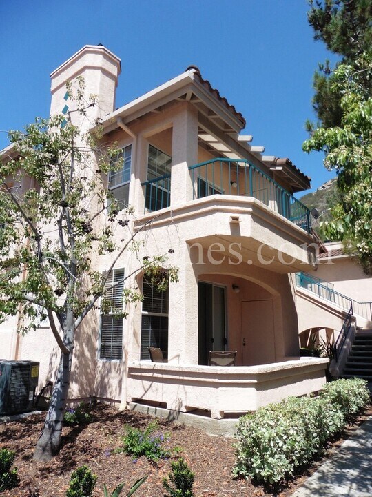 18563 Caminito Pasadero in San Diego, CA - Building Photo