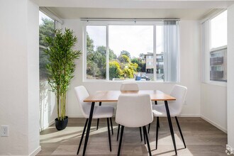 Westridge at Hilltop Apartments in Richmond, CA - Foto de edificio - Building Photo