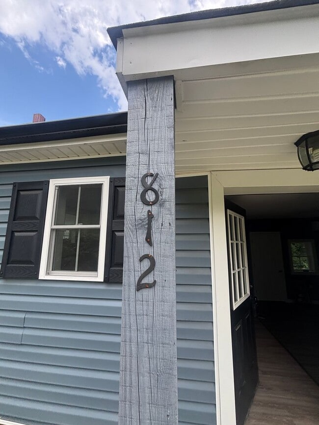property at 812 Montvue Rd