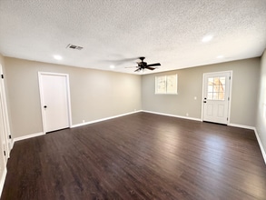 519 W C St in Jenks, OK - Building Photo - Building Photo