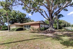 2652 Concorde Ct in Clearwater, FL - Building Photo