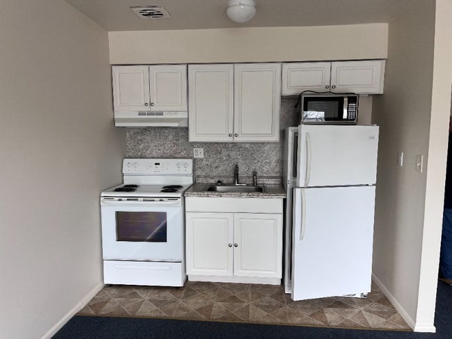 200 3rd Ave in Belmar, NJ - Foto de edificio - Building Photo