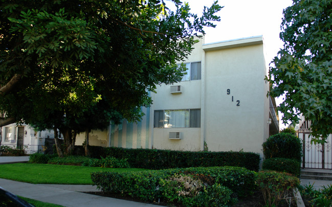 912 E Windsor Rd in Glendale, CA - Building Photo - Building Photo