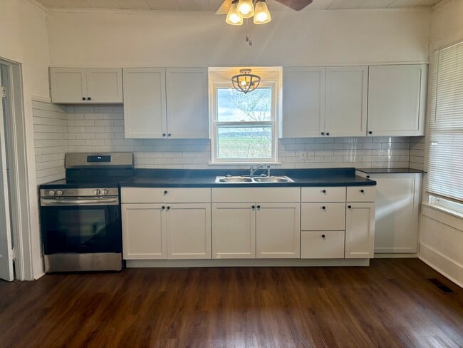 595 N Washington St in Dale, IN - Building Photo - Building Photo