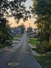 35949 Hiawatha Blvd in Eastlake, OH - Foto de edificio - Building Photo
