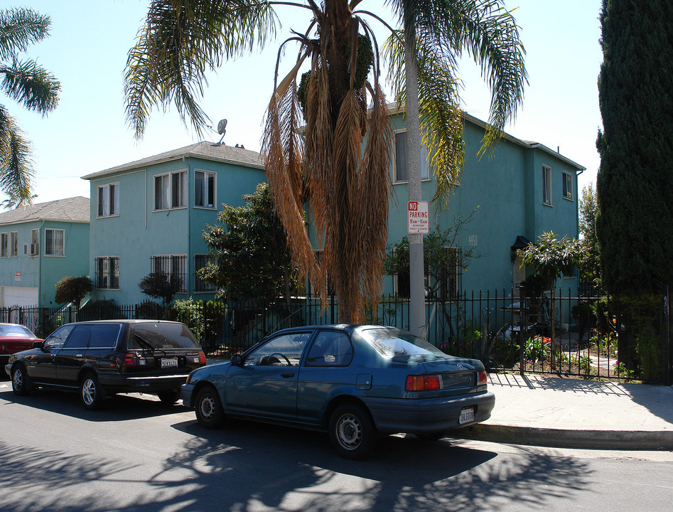 4450 Maplewood Ave in Los Angeles, CA - Building Photo