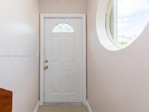 11202 Taft St in Pembroke Pines, FL - Building Photo - Building Photo