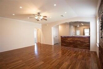 3304 Trail Hollow Dr in Pearland, TX - Building Photo - Building Photo