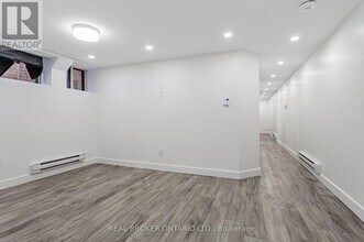 1088 Avenue Rd in Toronto, ON - Building Photo - Building Photo