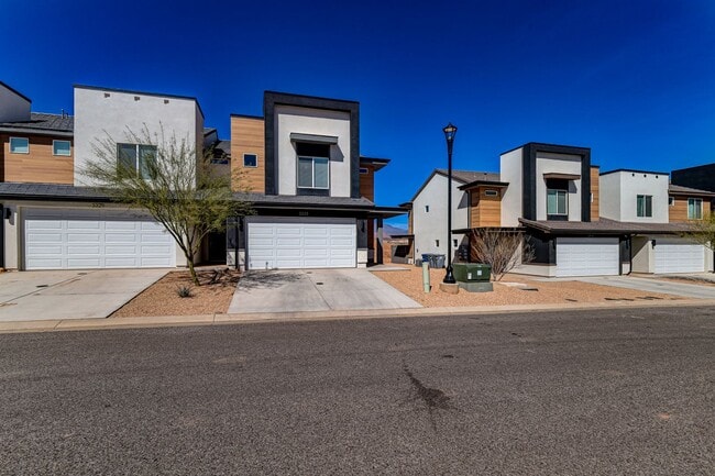 3333 Big Bnd Ln in Washington, UT - Building Photo - Building Photo