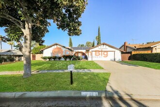 2877 Sandberg St in Riverside, CA - Foto de edificio - Building Photo