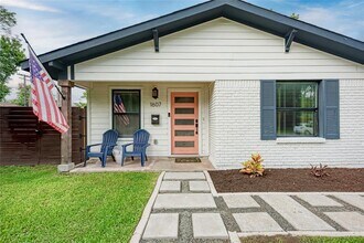 1607 Sweetbriar Ave in Austin, TX - Building Photo - Building Photo