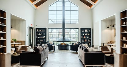 Farmhouse at Lantern Commons in Westfield, IN - Foto de edificio - Building Photo