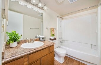 MAA Mansion in Lexington, KY - Foto de edificio - Building Photo