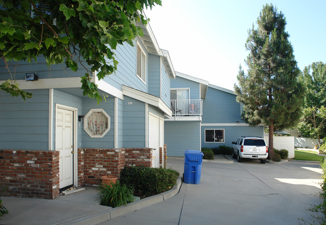 130 S Steckel Dr in Santa Paula, CA - Building Photo - Building Photo