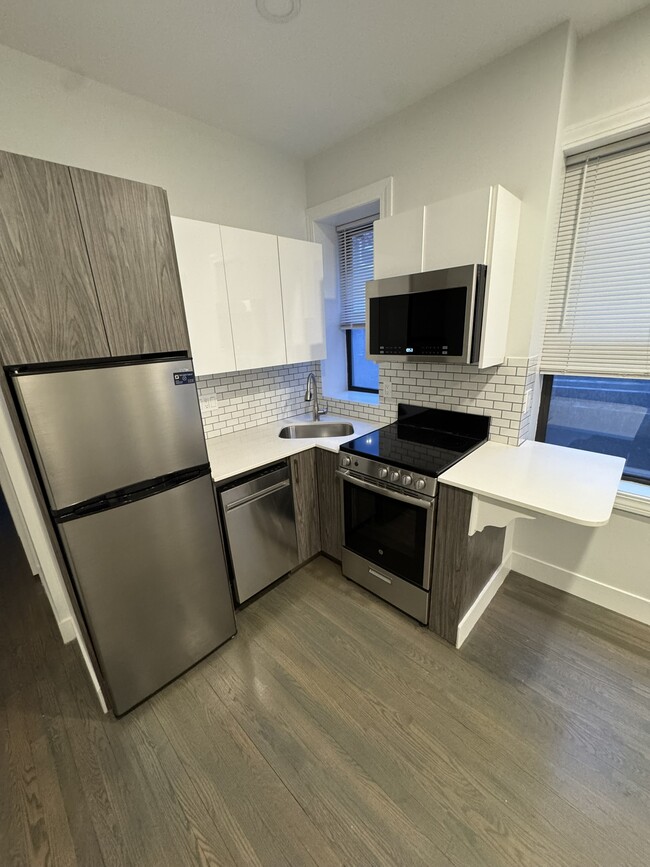 24 Phillips St in Boston, MA - Building Photo - Building Photo