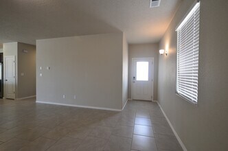1426 Valle Vista Rd NW in Los Lunas, NM - Building Photo - Building Photo