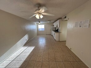 1857 E University Dr in Tempe, AZ - Foto de edificio - Building Photo