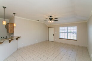 16160 Rolling Meadows Dr in Lindale, TX - Building Photo