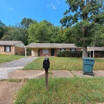 3286 Sandy Springs Dr in Memphis, TN - Building Photo