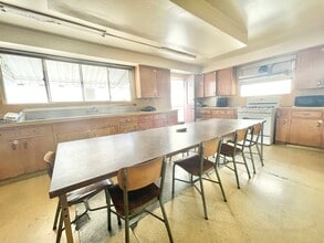 933 Grattan St in Los Angeles, CA - Building Photo - Building Photo