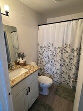 12616 Lakeshore Dr, Unit 49 in Lakeside, CA - Foto de edificio - Building Photo