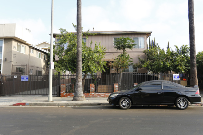 5939 Carlton Way in Los Angeles, CA - Building Photo - Building Photo