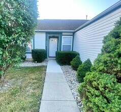 1794 Tobago Dr in Galloway, OH - Building Photo - Building Photo