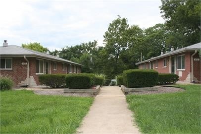 497 S Holmes Ave-Unit -D in Kirkwood, MO - Building Photo - Building Photo