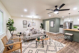 551 E Burks St in Pilot Point, TX - Building Photo - Building Photo