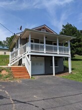 140 Mountain Crest Rd in Swannanoa, NC - Building Photo - Building Photo