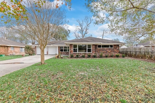 10615 Clematis Ln in Houston, TX - Building Photo - Building Photo