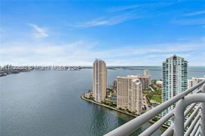 325 S Biscayne Blvd, Unit # LPH26 in Miami, FL - Building Photo - Building Photo