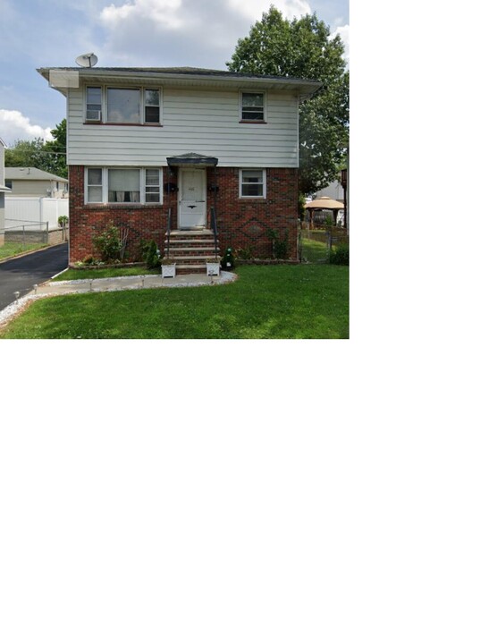 466 Teneyke Plz, Unit 1 in Rahway, NJ - Building Photo