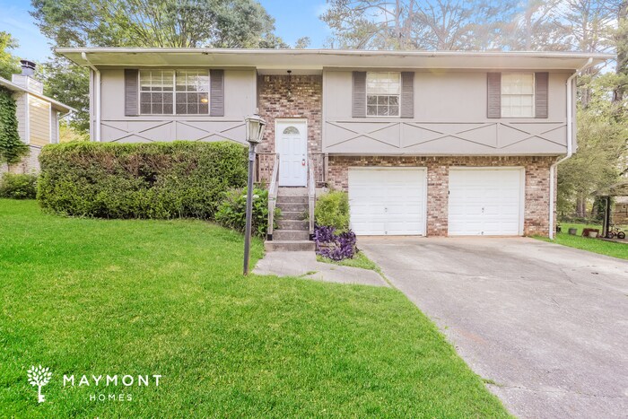 8318 Brittany Ln in Riverdale, GA - Building Photo