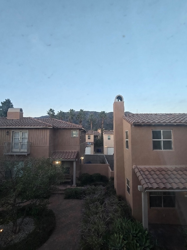 1107 Trails Ln in Duarte, CA - Foto de edificio - Building Photo