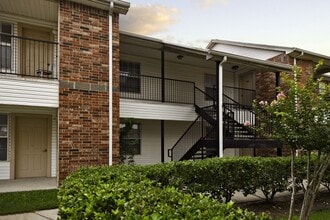 Meadowbrook Plaza Apartments in Houston, TX - Foto de edificio - Building Photo