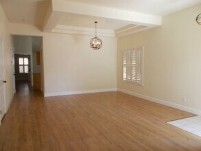 112 Golf Course St in Las Vegas, NV - Building Photo - Building Photo