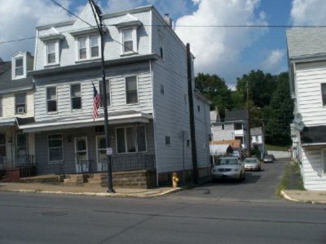 1601-1603 Centre St in Ashland, PA - Building Photo