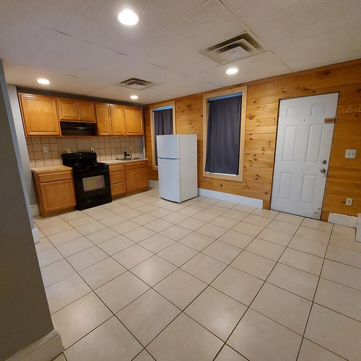 21 S Main St in Phillipsburg, NJ - Building Photo