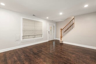6420 Thomas Paine Ct in Bensalem, PA - Foto de edificio - Building Photo