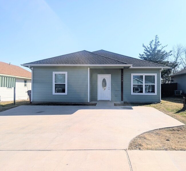 property at 1014 E Epstein St