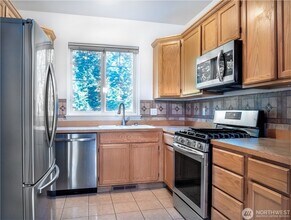 15310 14th Ave W in Lynnwood, WA - Foto de edificio - Building Photo