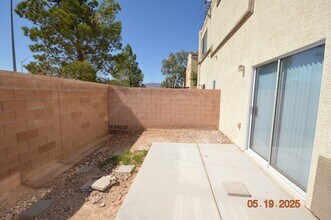 6321 Desert Leaf St in North Las Vegas, NV - Building Photo - Building Photo