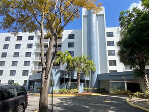 901 Hillcrest Dr in Hollywood, FL - Building Photo - Building Photo