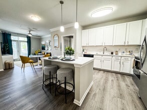 Grand Oak at Town Park in La Vergne, TN - Building Photo - Building Photo