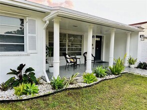 8410 SW 201st St in Cutler Bay, FL - Building Photo - Building Photo