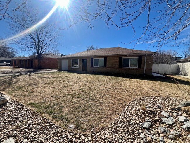 1259 Quari St in Aurora, CO - Building Photo - Building Photo