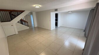 8026 NW 27th Pl in Sunrise, FL - Building Photo