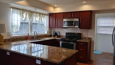 7519 Stream Crossing Rd in Baltimore, MD - Building Photo - Building Photo
